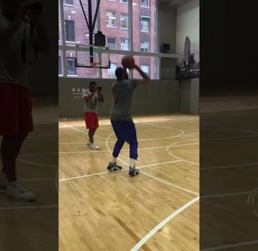 Melo Went Straight To The Gym After Signing With The Lakers!