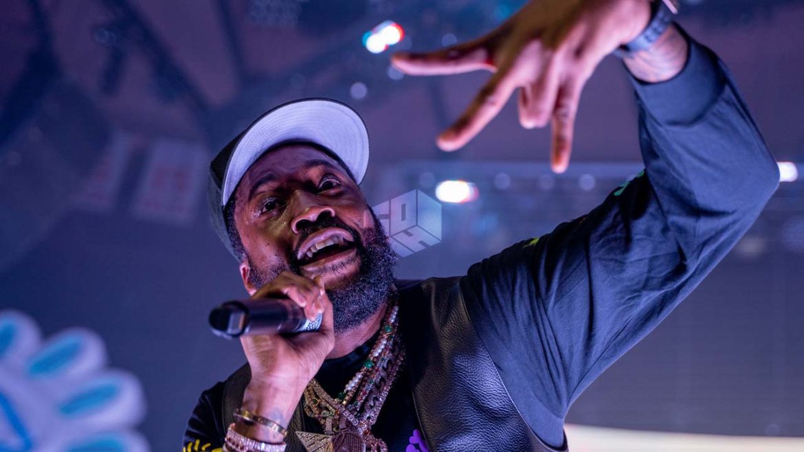Meek Mill & Friends Live On-Stage at Madison Square Garden [Photo Exclusive] – SOHH.com