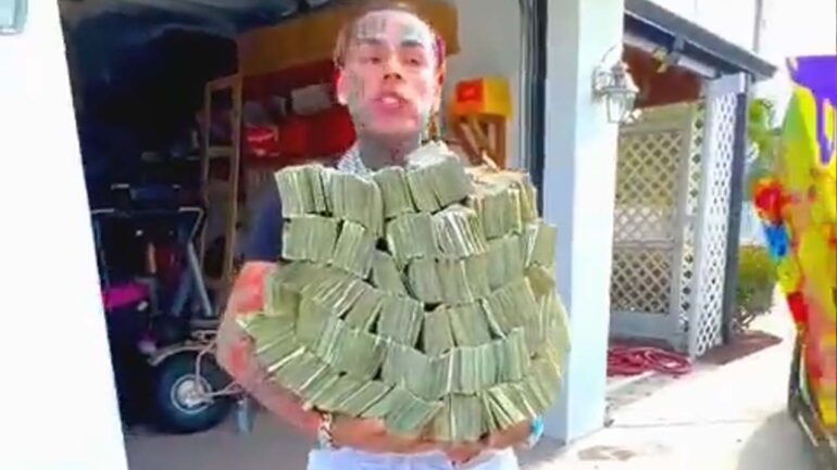 Tekashi69 Shows Off .5 Million In Cash But Told Judge He’s Broke! – SOHH.com