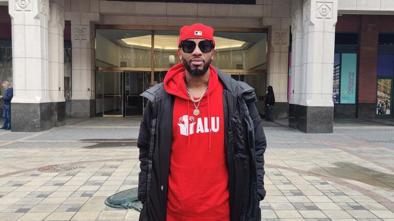 ALU Boss Chris Smalls Joins Bernie Sanders To Blast Amazon For Unfair Labor Practices – SOHH.com