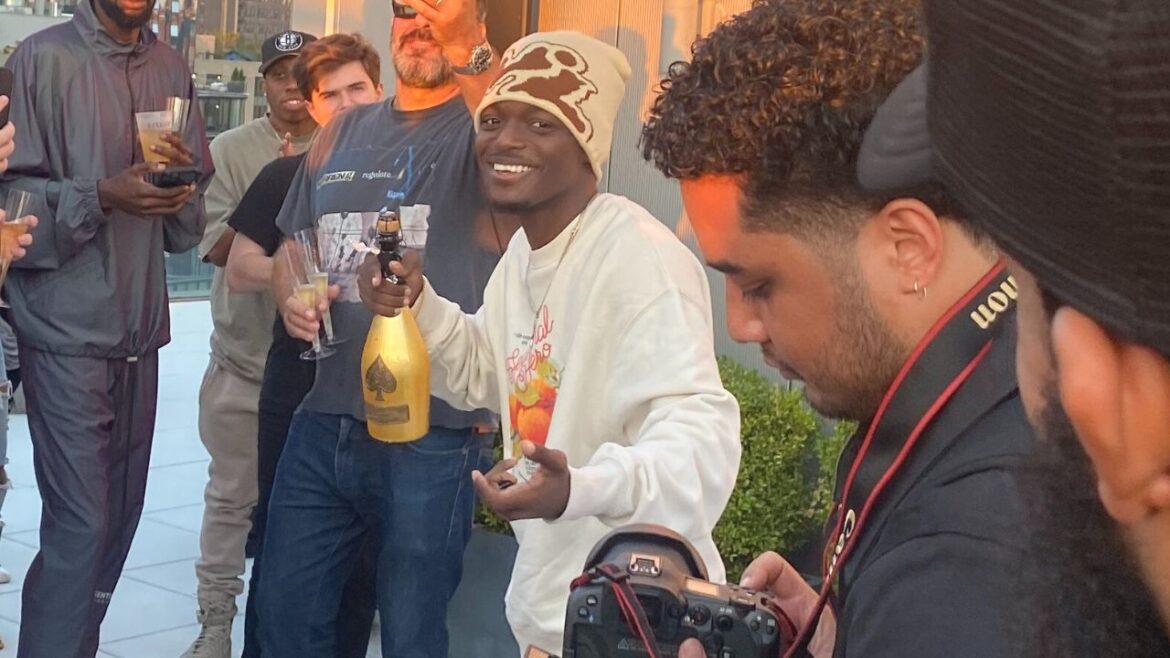 Roc Nation Signs New York Rapper HDBeenDope With Celebratory Toast