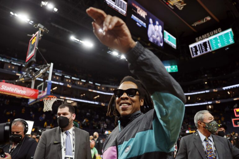 JAY-Z and Jack Dorsey Gave 00 in Bitcoin to Hundreds of Marcy Houses Residents
