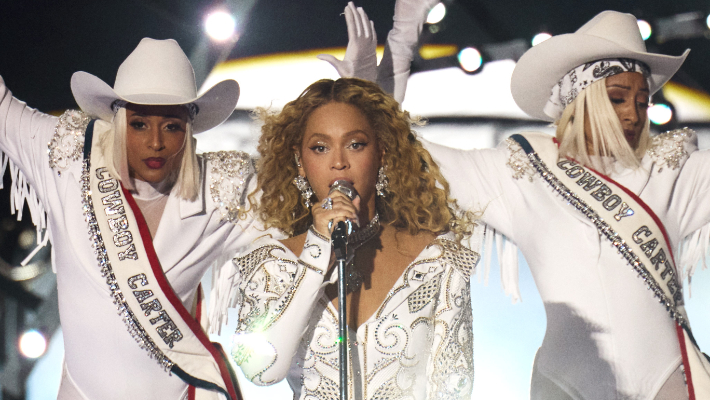 Beyoncé’s Mother Slams Christmas Day Halftime Show Trolls