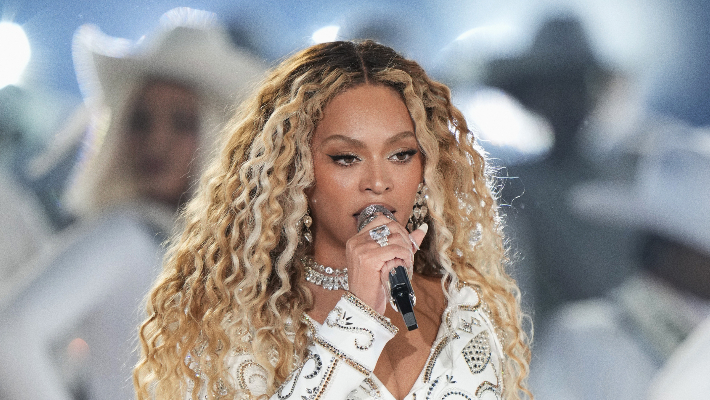 The Beyoncé Bowl Is Now Available to Stream On Netflix