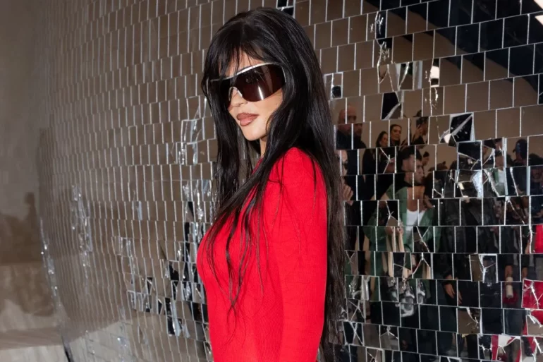 Kylie Jenner’s Skintight Christmas Look Has More Curves Than A Candy Cane